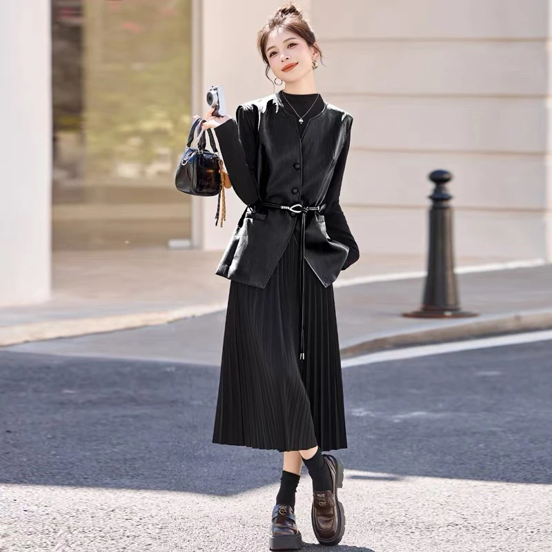 皮衣马甲连衣裙套装女装新款巨好看的早春穿搭两件套时尚高级感