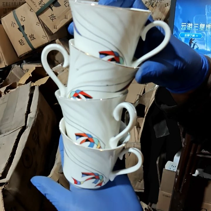 摆件陶瓷盘子碗啥都有