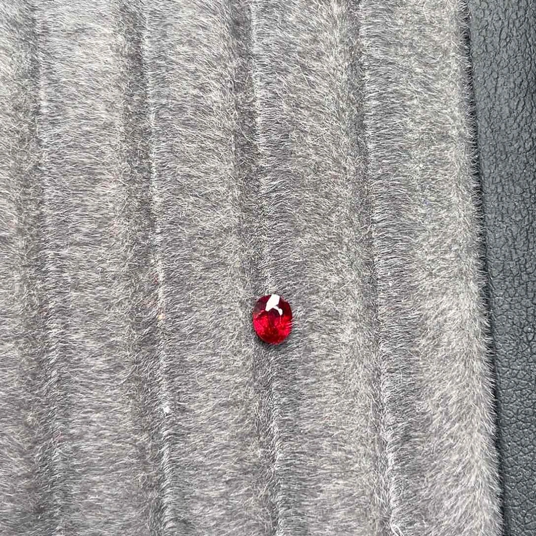 红宝石裸石未镶嵌0.57ct无烧鸽血红吉尔德