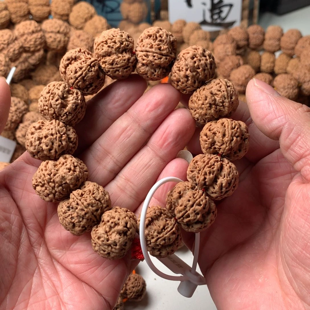 金刚菩提手串于**处24钮扣梅花头货，要求高有定制