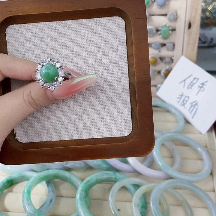 翡翠未镶嵌颈饰天然翡翠Ａ货