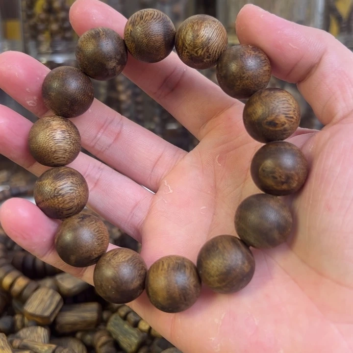 沉香手串乌身圆叶手串18+