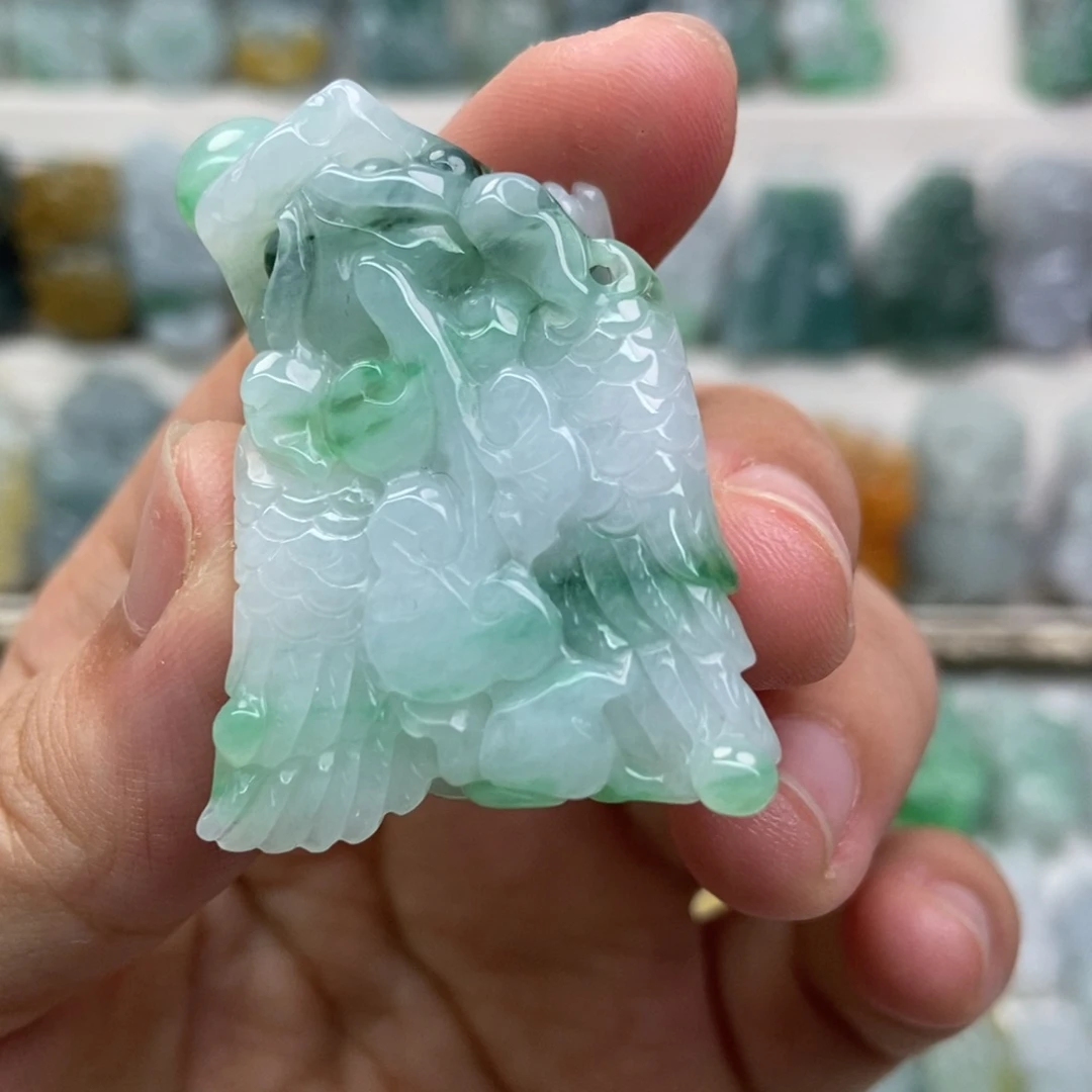 翡翠未镶嵌吊坠(赠链)