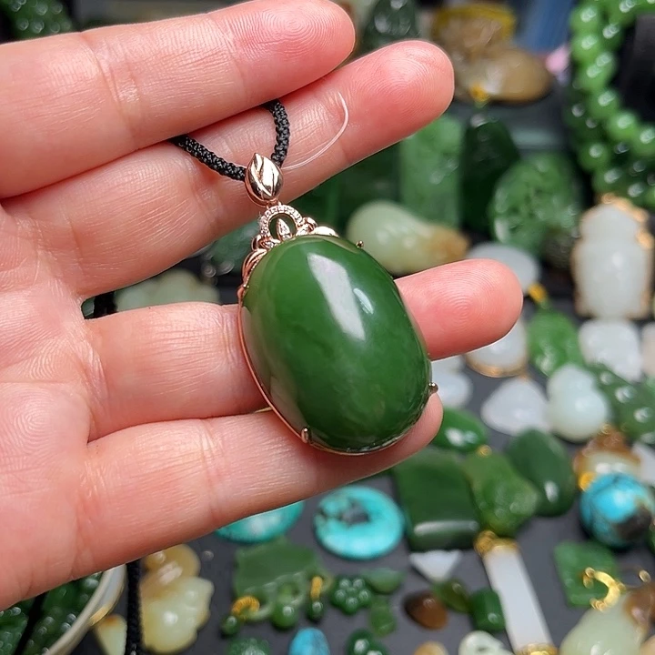 和田玉未镶嵌颈饰