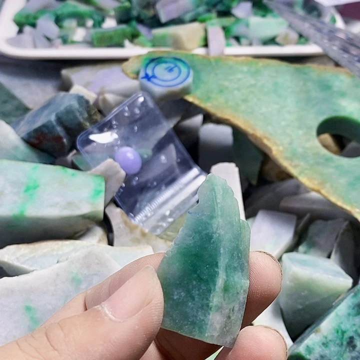 翡翠散珠天然翡翠A货挂件