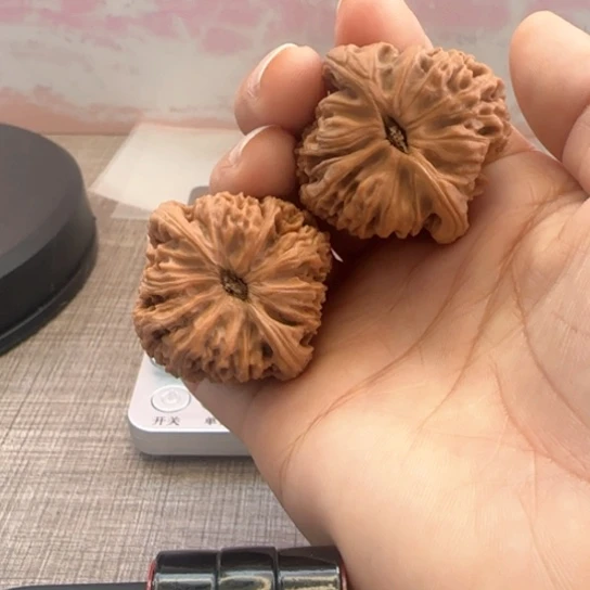 桃核吊坠烟**衫核桃核桃