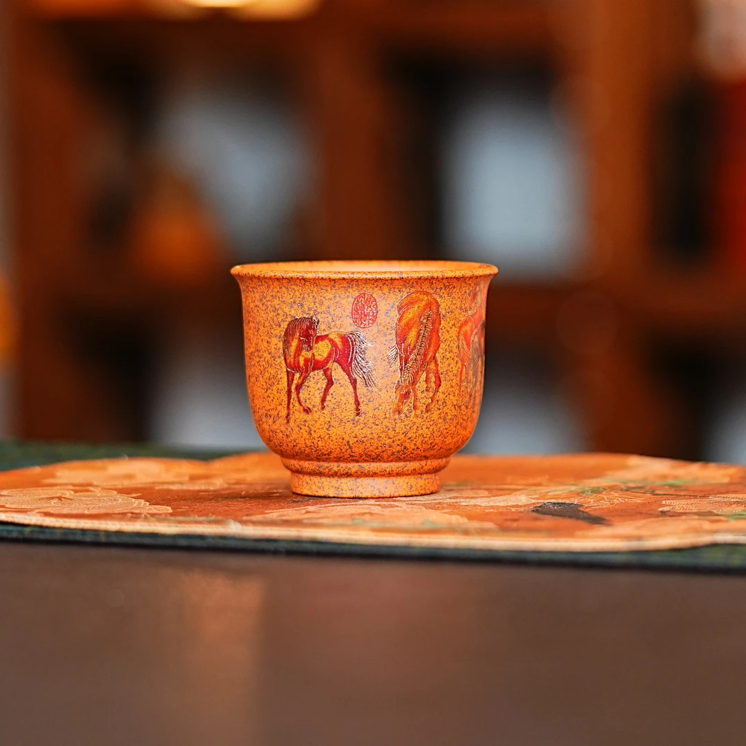 宜兴原矿紫砂全手工龙骨金砂描金粉彩绘八骏紫砂茶具主人杯