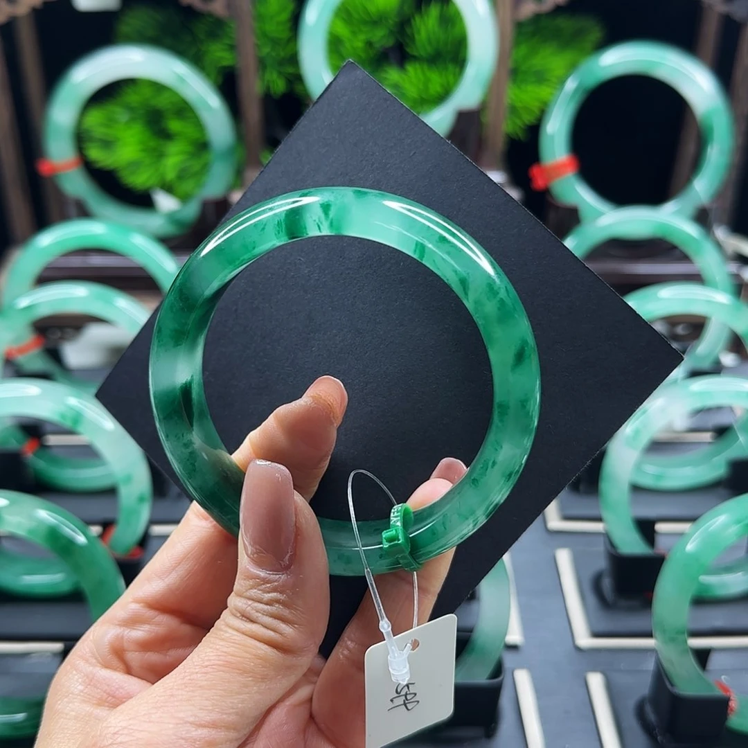 石英质玉手镯未镶嵌W*?