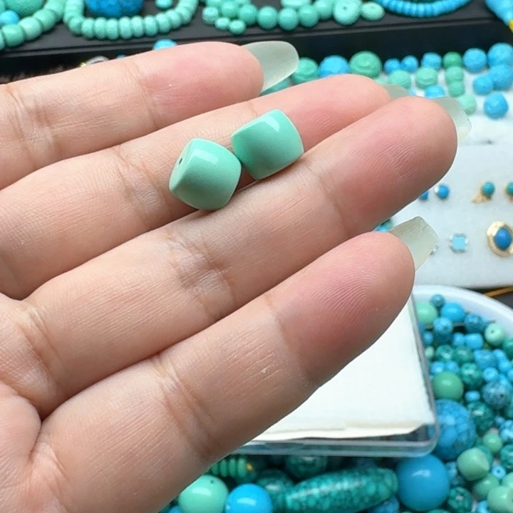 卡10/8➕绿直切桶珠两颗