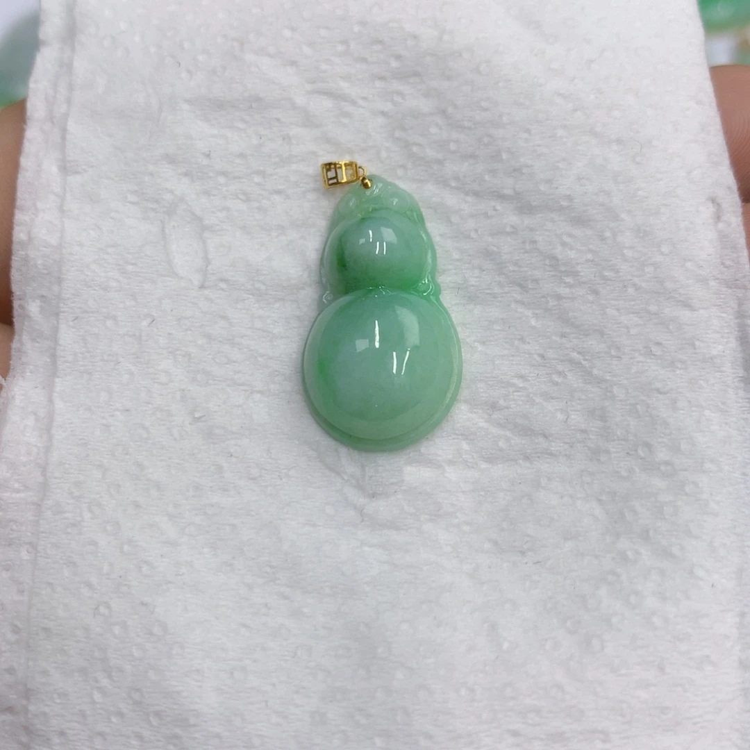 翡翠18K金镶嵌颈饰翡翠