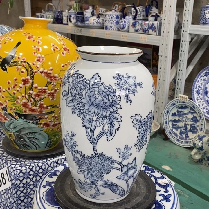 摆件手绘陶瓷萝卜花瓶