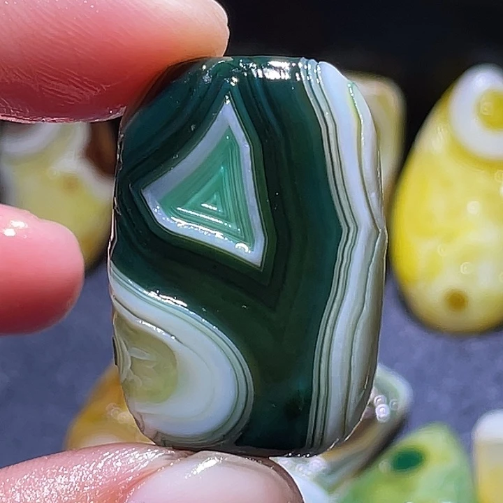 玛瑙/玉髓未镶嵌珠宝奇石