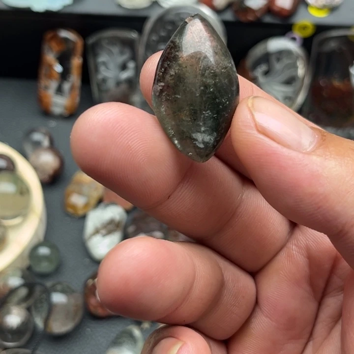 未镶嵌吊坠(赠链)水晶