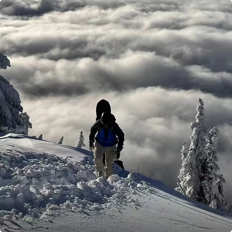 D >> 纯色百搭连帽羽绒冲锋衣外套 H