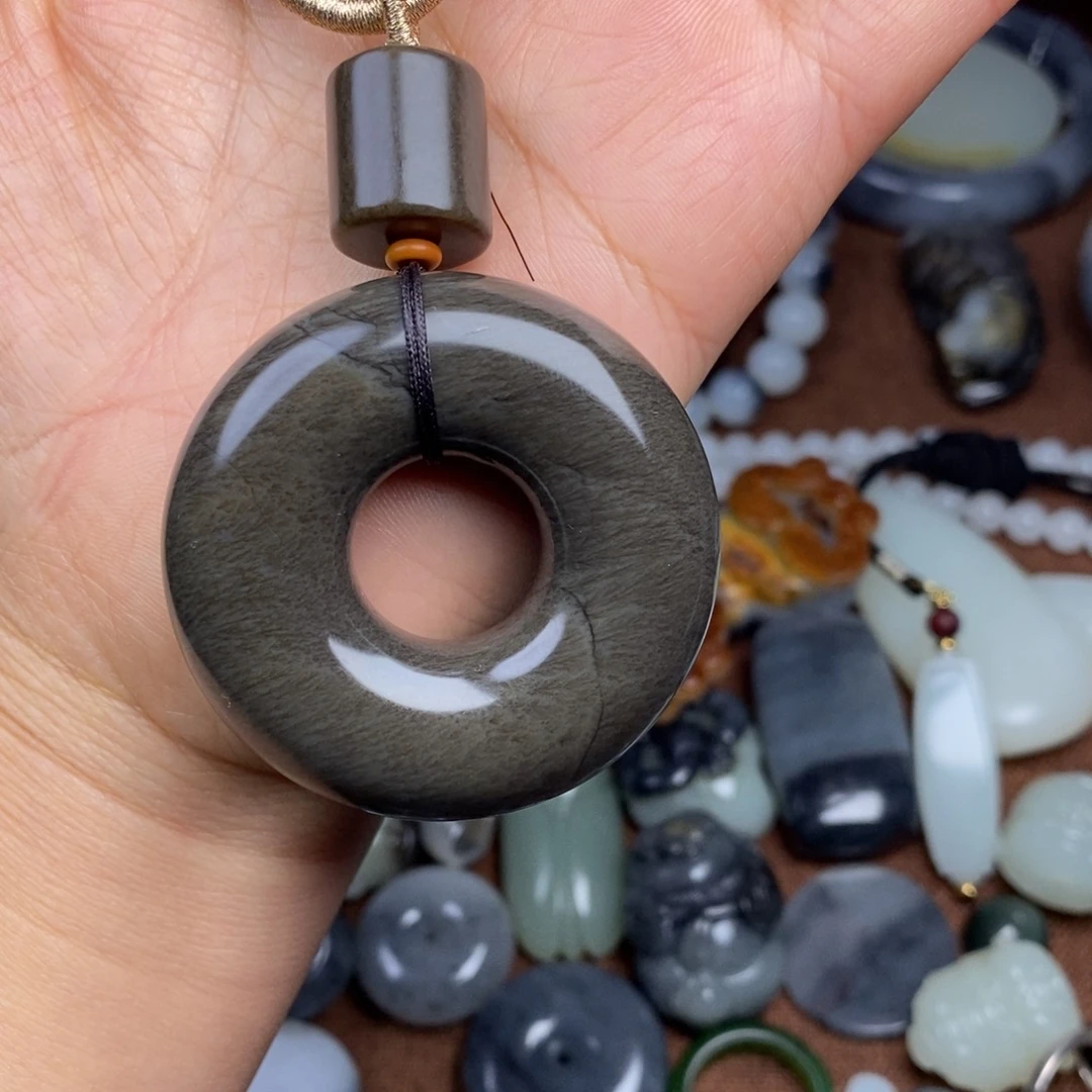 用***1和田玉未镶嵌颈饰