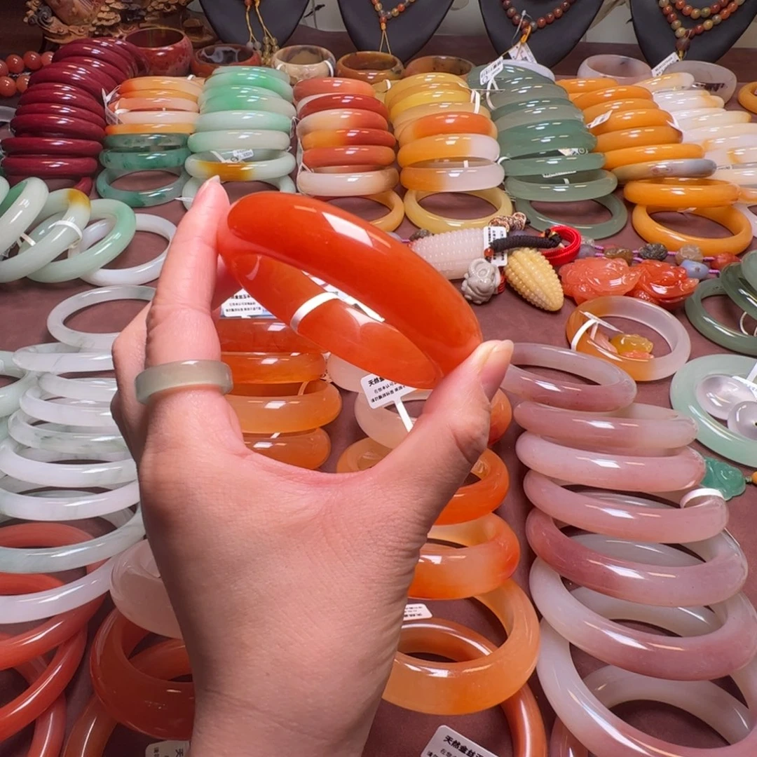 内***静石英岩玉未镶嵌手镯