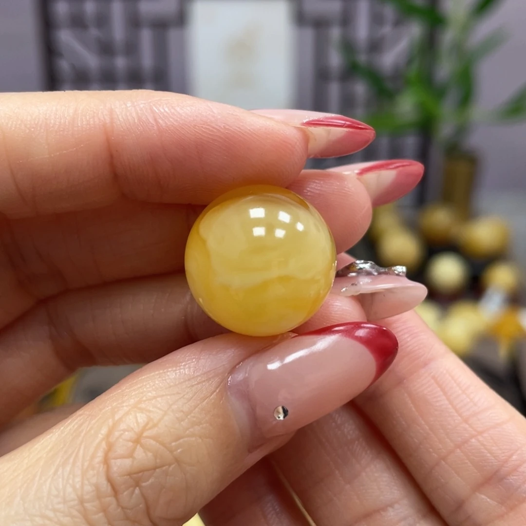 琥珀裸石未镶嵌小*尧17.3mm微瑕