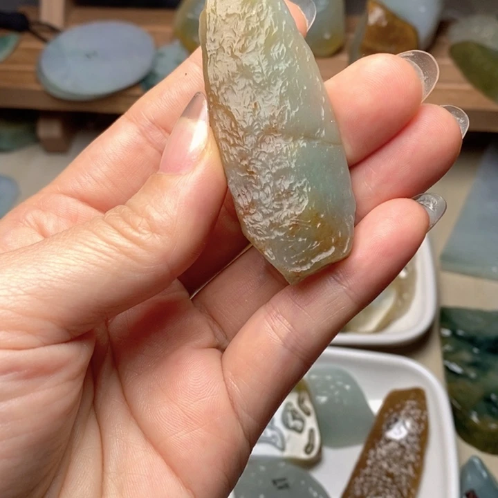 翡翠未镶嵌颈饰天然