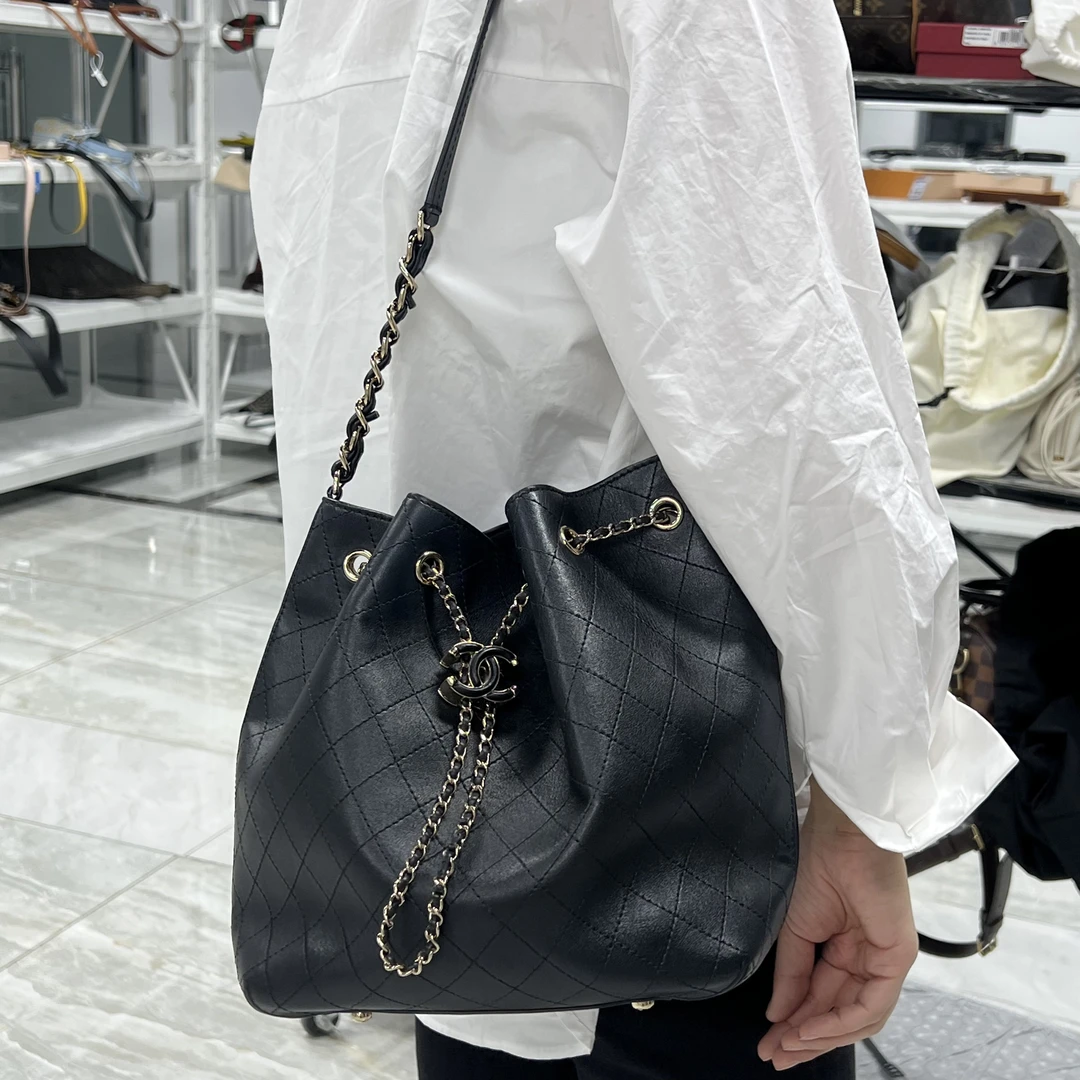 95新 Chanel/香奈儿 捐金沉珠/水桶包黑色单肩