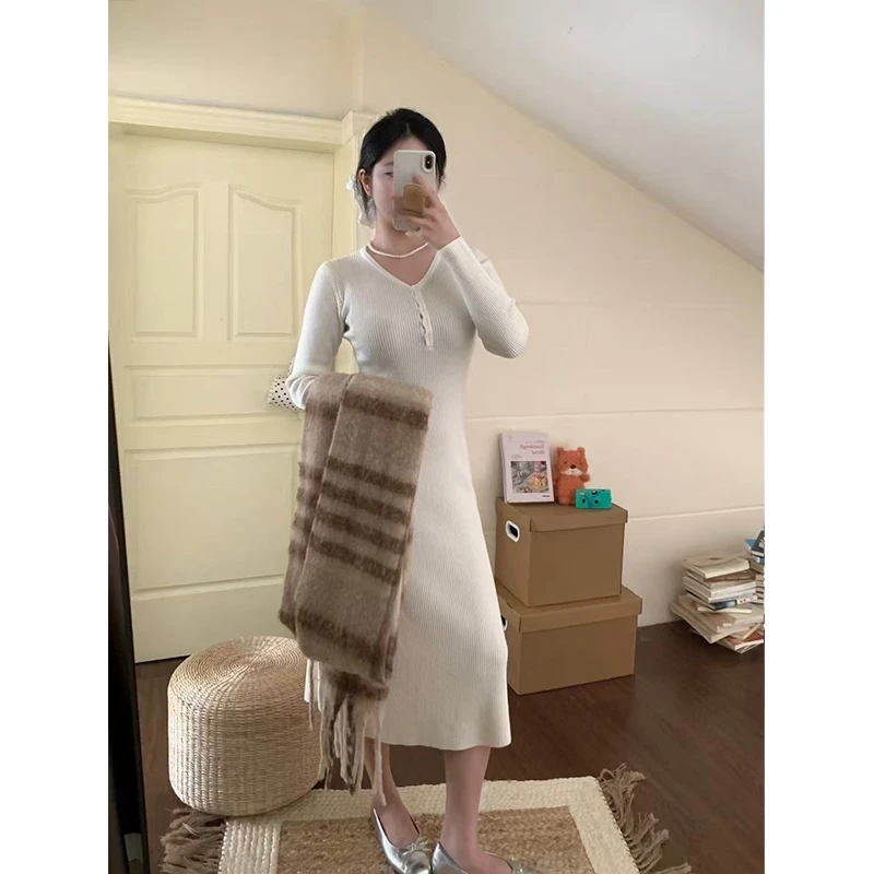 高级感针织连衣裙女秋冬配大衣内搭新款长袖收腰修身显瘦百搭长裙