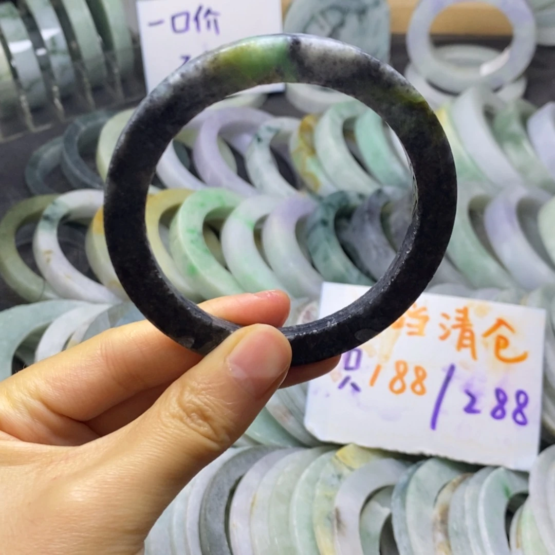 定制翡翠未镶嵌手镯