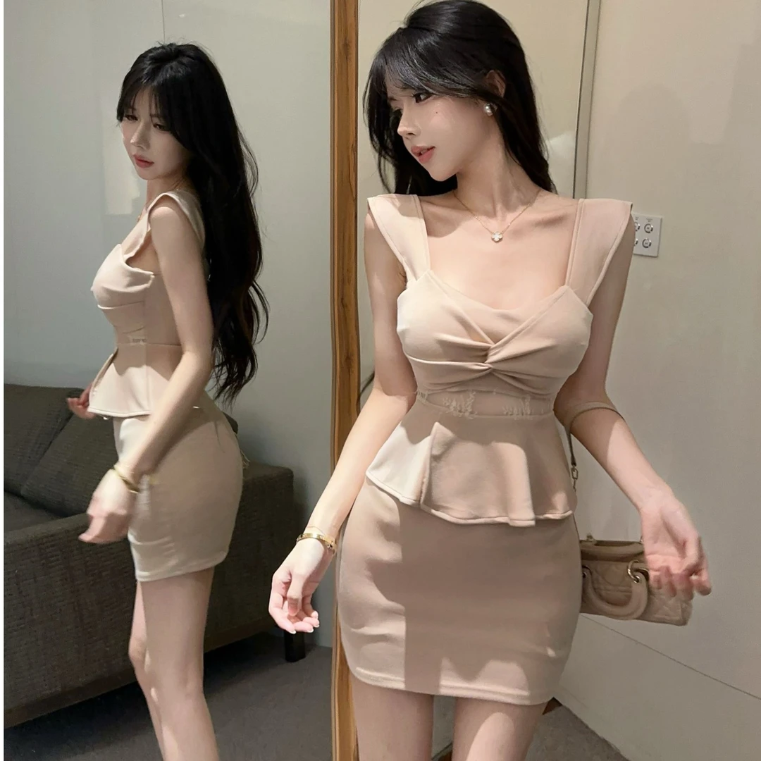 夏季性感设计感U领包臀蕾丝拼接连衣裙显瘦修身女神2025新款