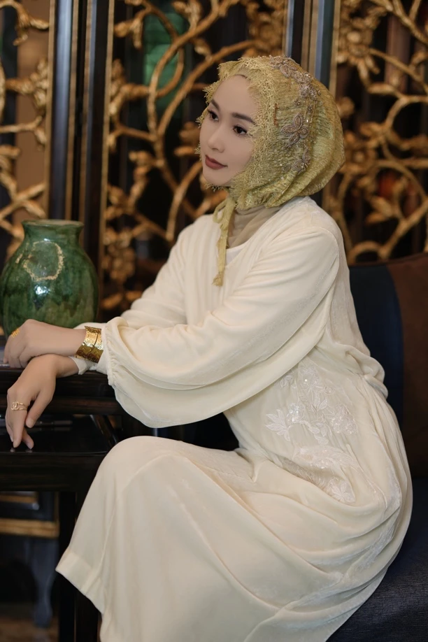 【嘉米拉】新品丝绒连衣裙LYQ2302