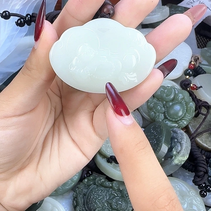 颈饰未镶嵌和田玉