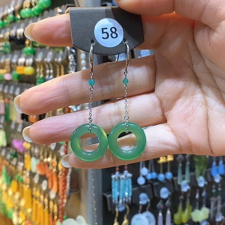 未镶嵌蛇纹石玉颈饰