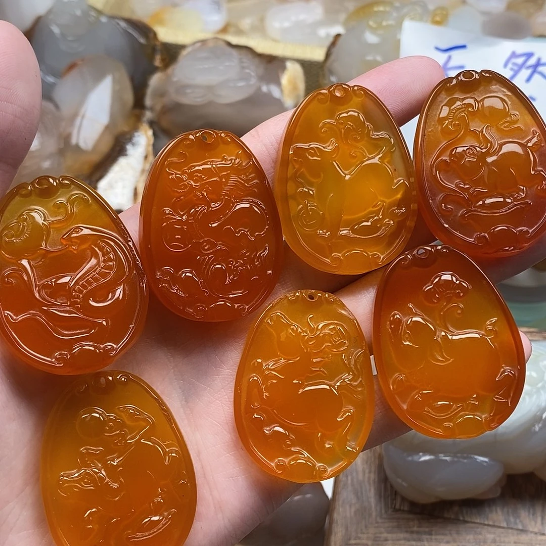 玛瑙/玉髓未镶嵌颈饰多样性发其一