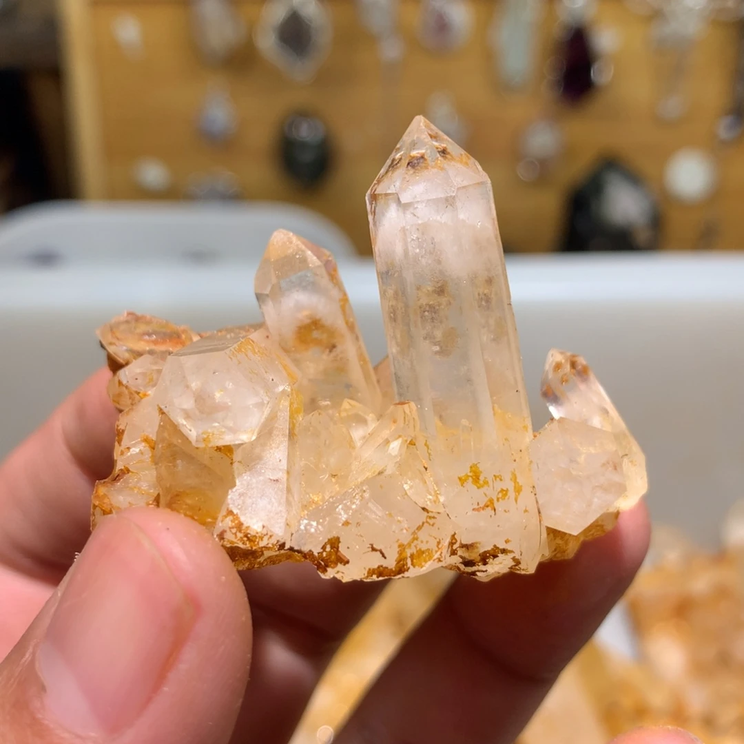 水晶闪灵钻流沙水胆未镶嵌往**人