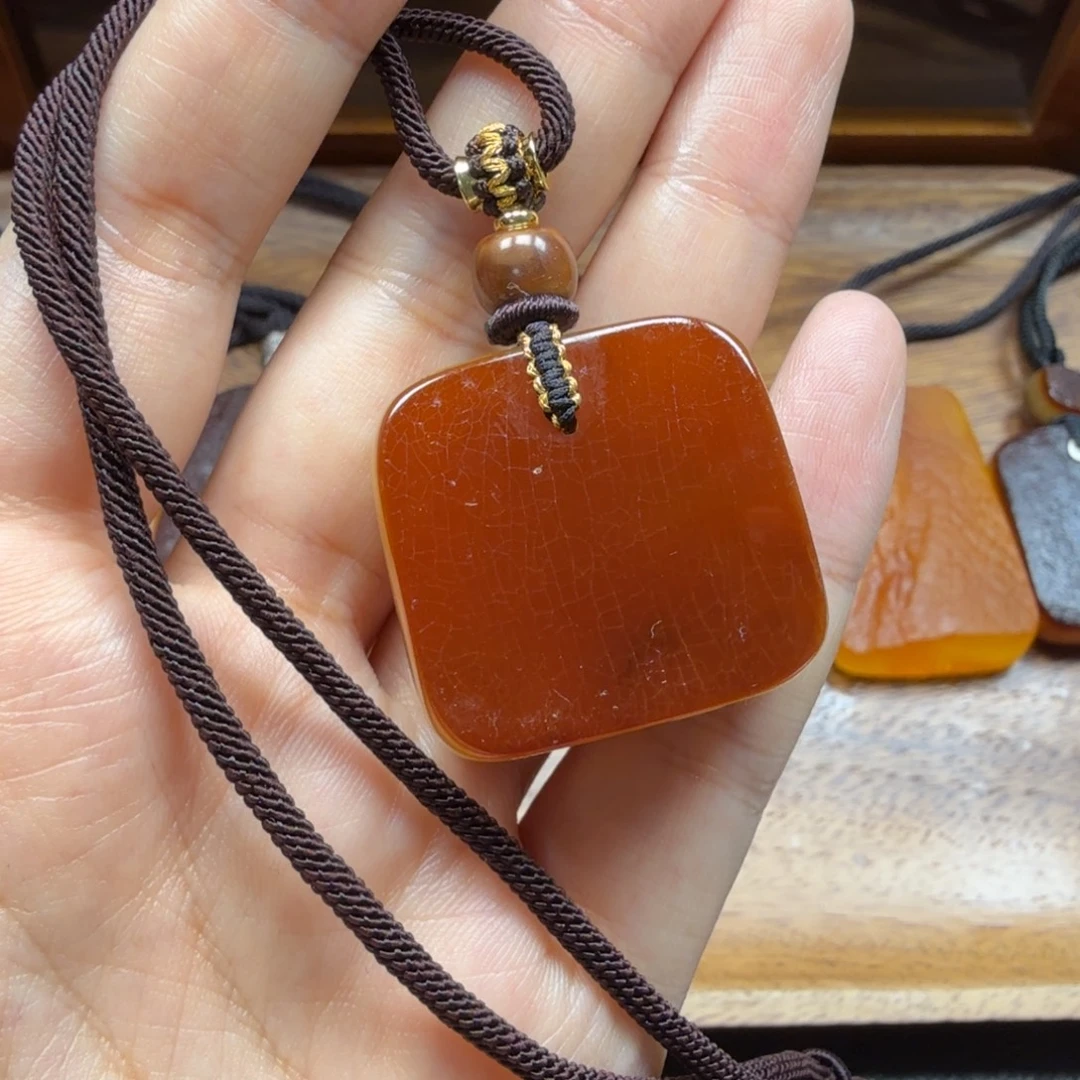 琥珀吊坠(赠链)未镶嵌