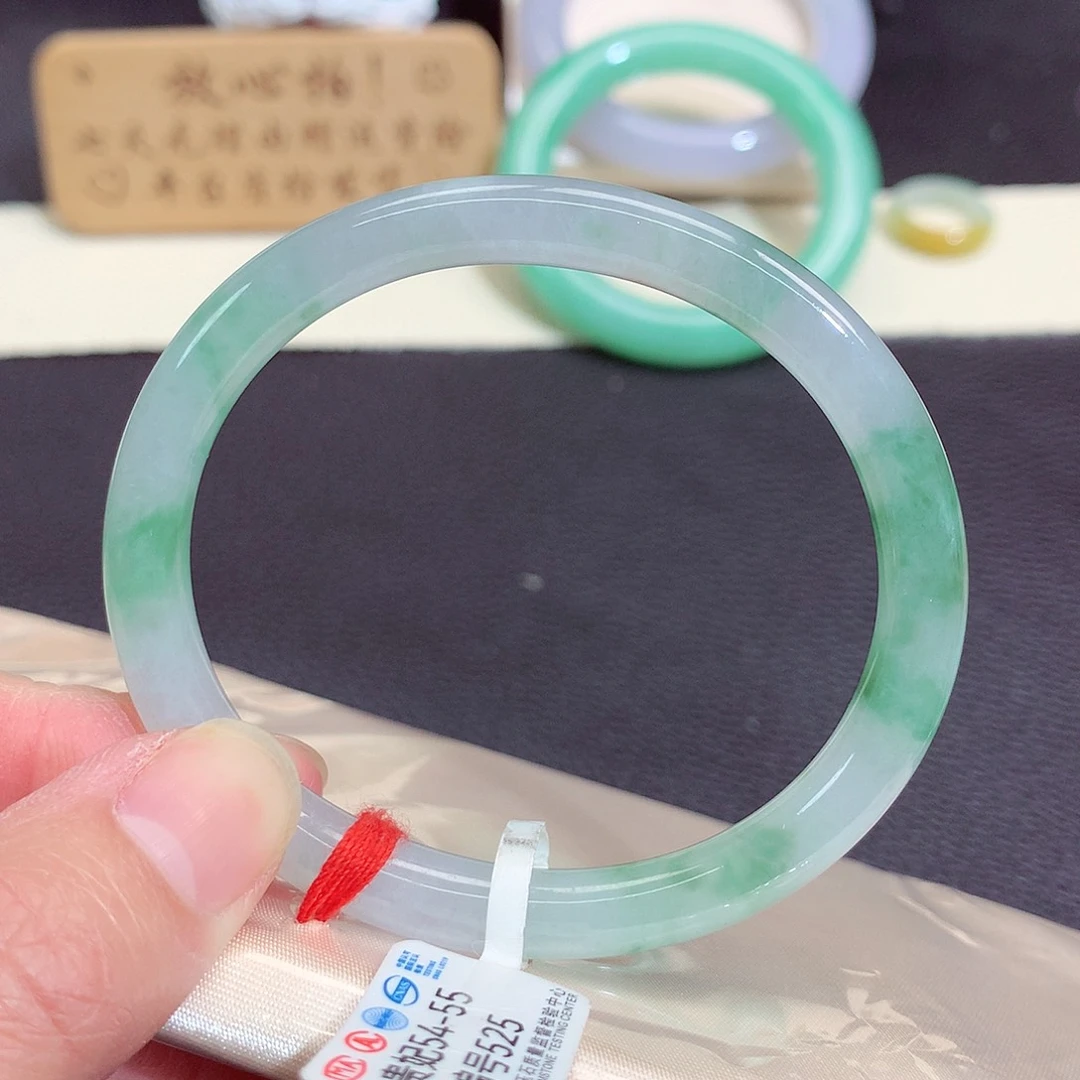 翡翠未镶嵌手镯525
