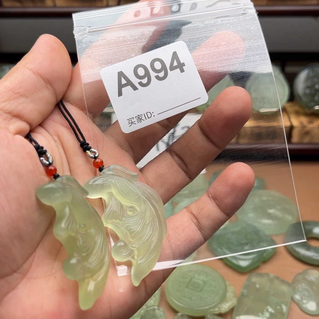 隔***爷未镶嵌蛇纹石玉颈饰