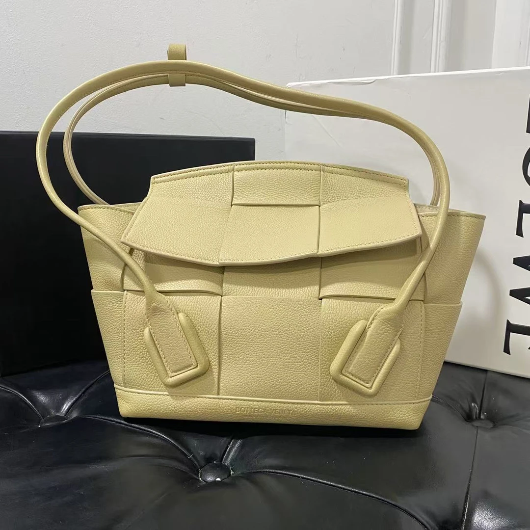 BOTTEGA VENETA/葆蝶家 单肩包 单肩包 ld6115/2503