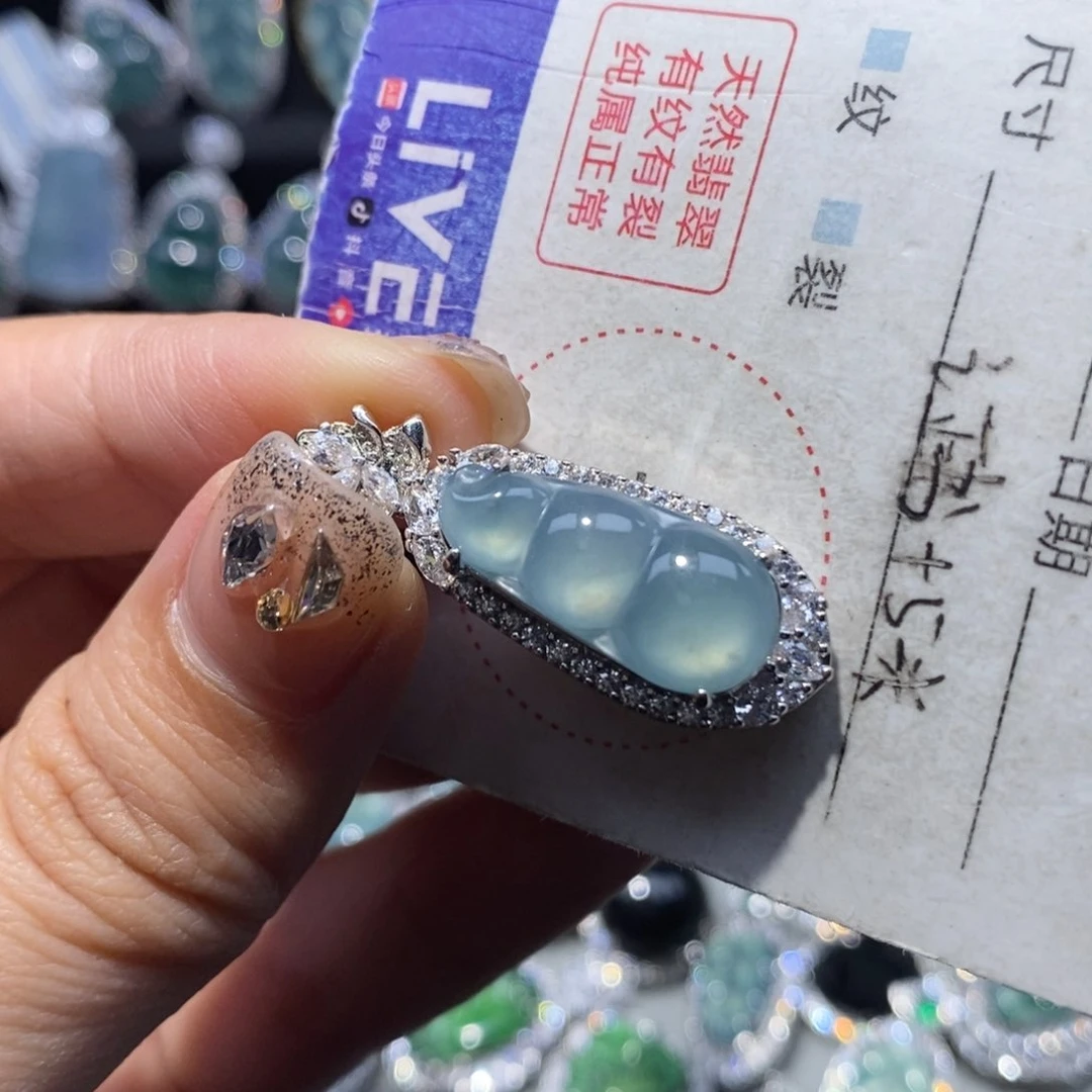 翡翠颈饰未镶嵌翡翠