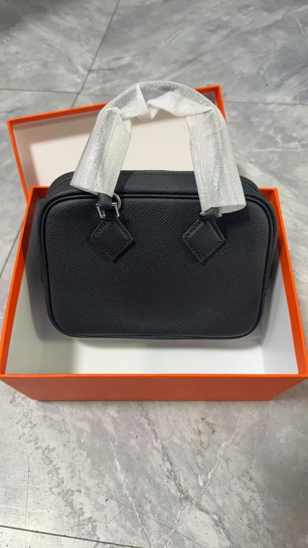 20羽毛黑梅 【孤品微瑕】新款时尚轻奢百搭气质女包