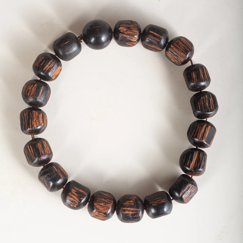 【海南小叶黄金甲夹层降真】随形手持 原木雕塑件