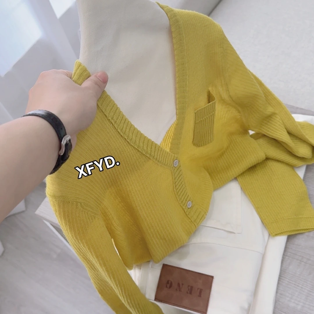 小朵家XFYD. ins穿搭#春秋超软细针显气质显瘦V领开衫