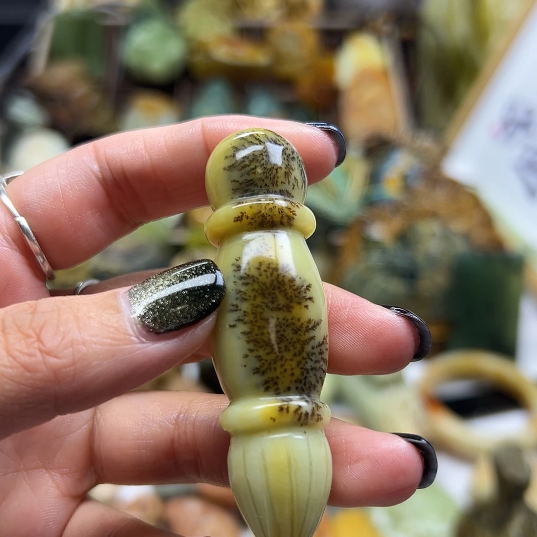 火****未镶嵌岫玉颈饰辽阳水草毛笔