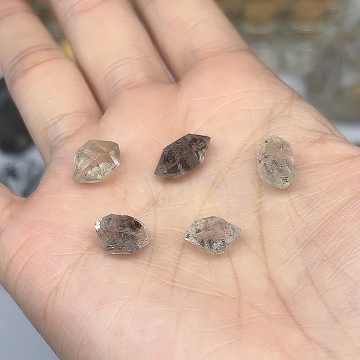 水晶颈饰未镶嵌5颗闪灵钻