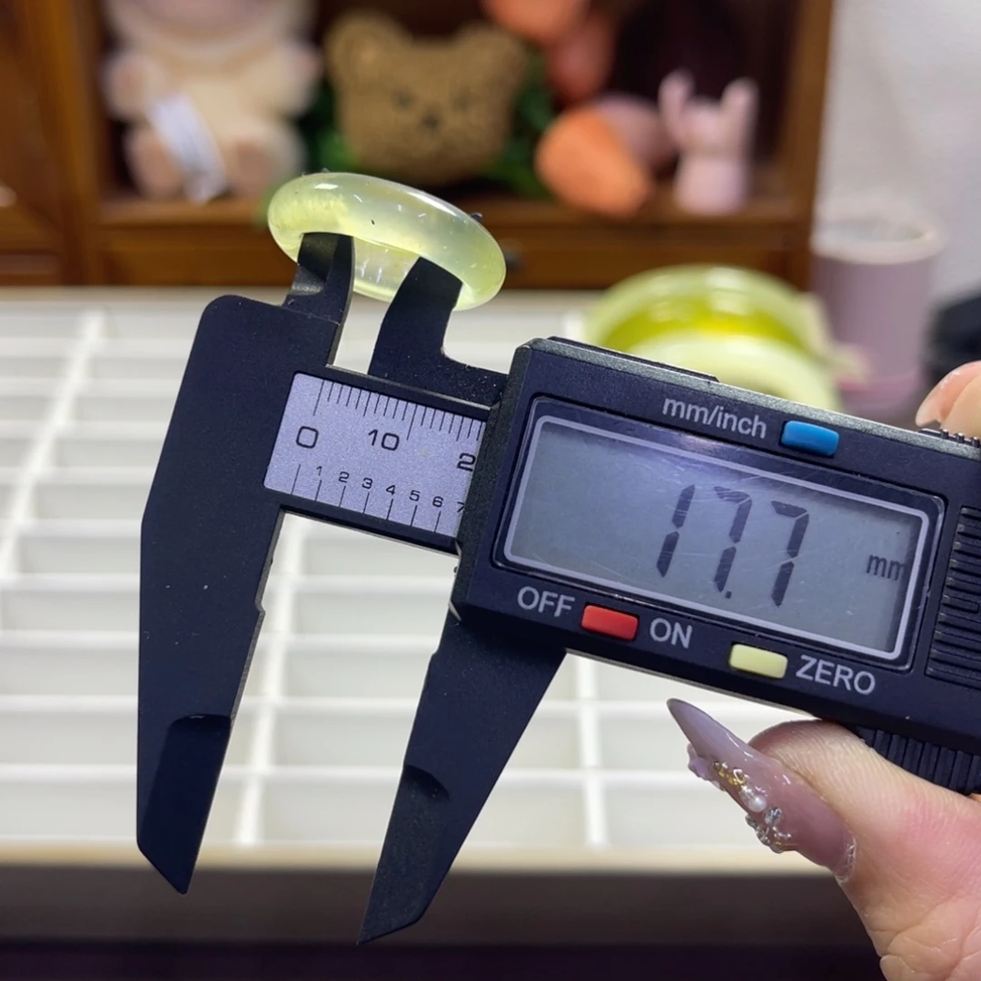 蛇纹石玉未镶嵌手镯129