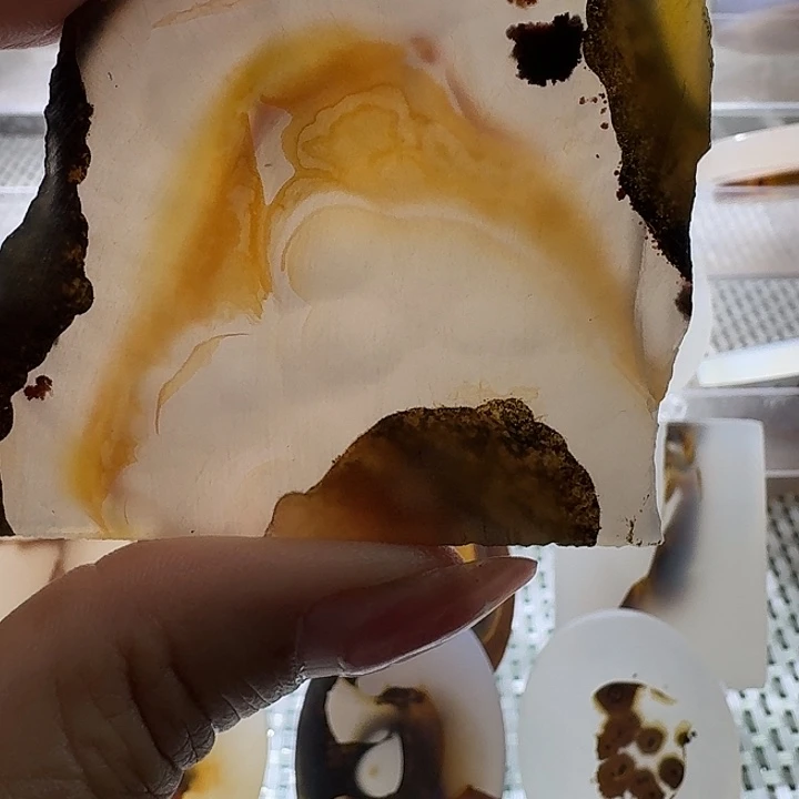 欣***哥玛瑙/玉髓未镶嵌项链