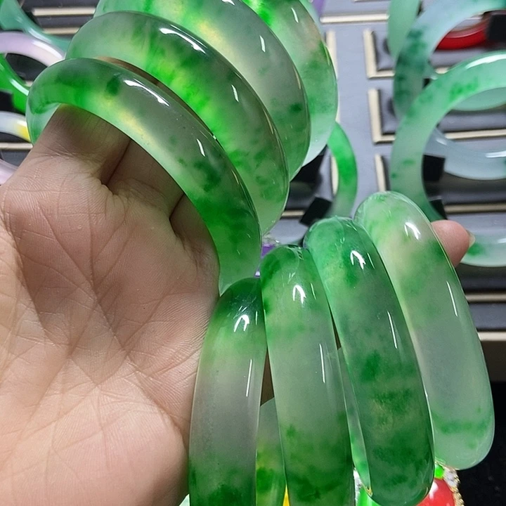 于***争非金属珐琅绿色的小