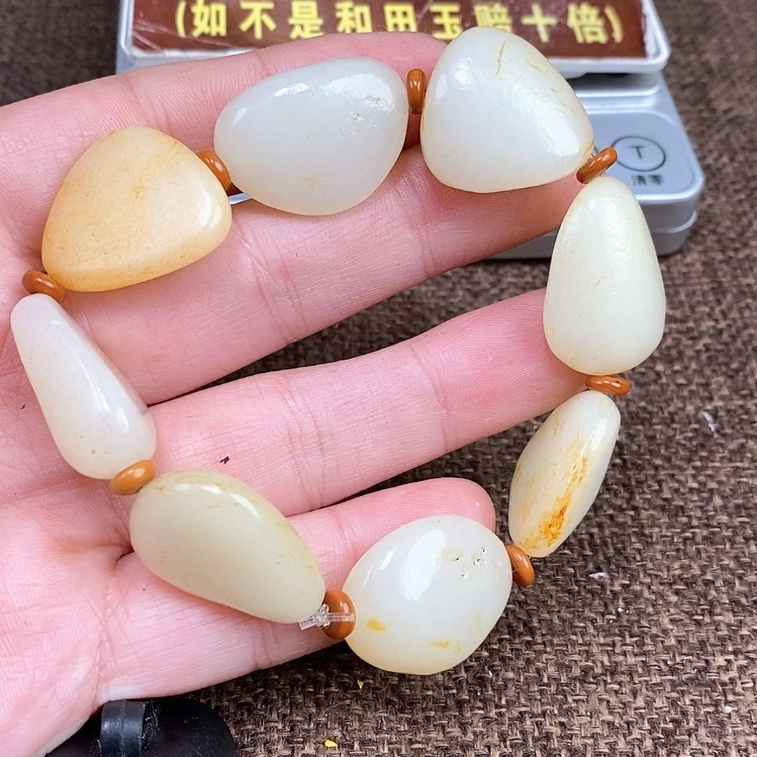 和田玉颈饰未镶嵌