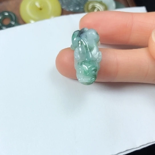 翡翠未镶嵌颈饰缅甸A货，每天下午1点半开播