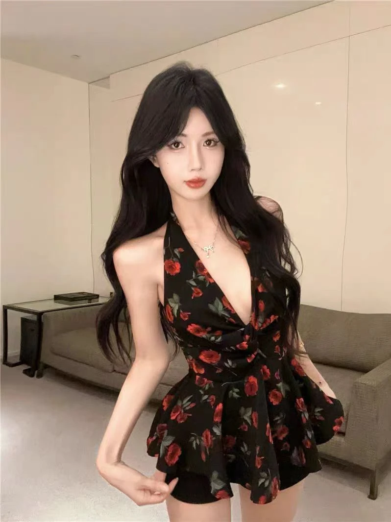 辣妹v领碎花挂脖背心女夏2025荷叶边裙摆小衫纯欲无袖小上衣3636