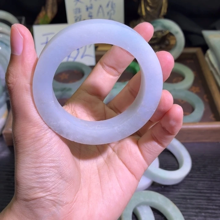 定制翡翠未镶嵌翡翠A货毛胚手镯定制