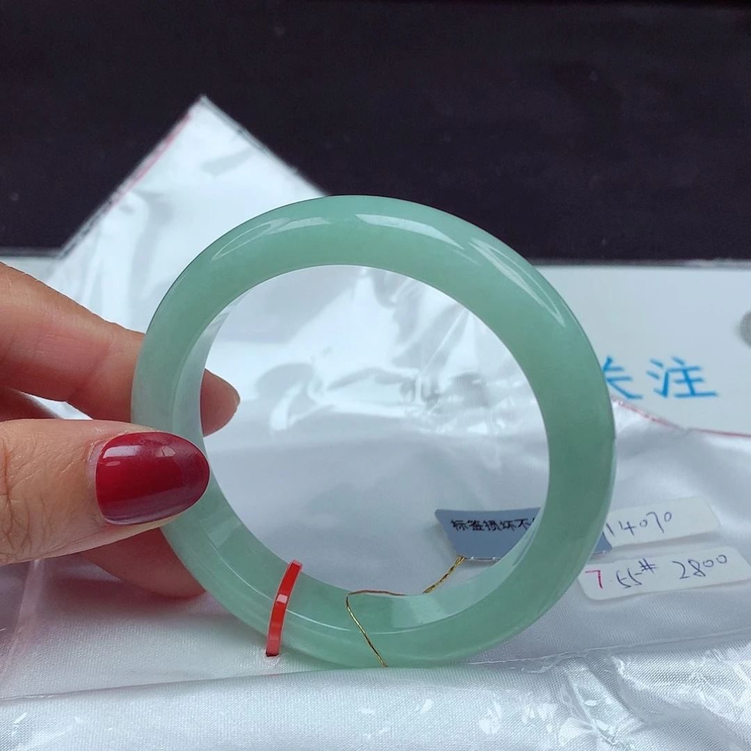 翡翠手镯未镶嵌55圈4070