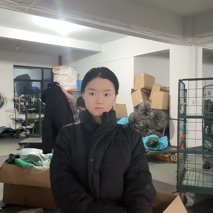 黑色gase服10码短款无帽款